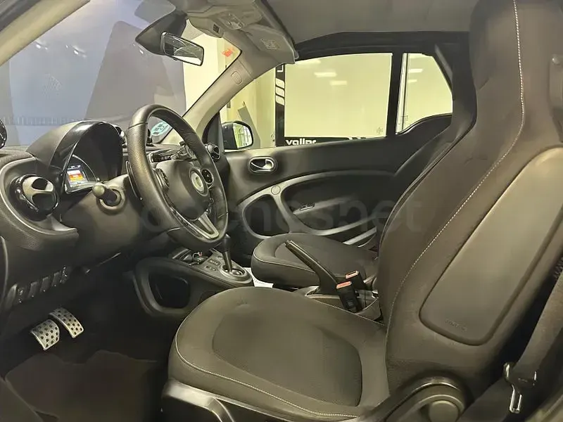 Usado Smart ForTwo Cabrio 90 CV (66 kW) 2017 Negro Descapotable