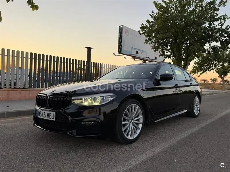 Usado BMW 518 Comfort Edition 150 CV (110 kW) 2018 Negro Familiar