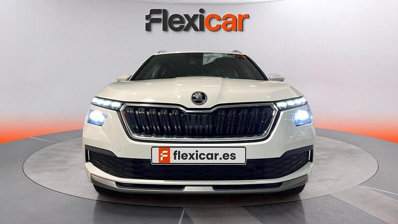 Usado Skoda Kamiq Style 110 CV (80 kW) 2022 Blanco SUV