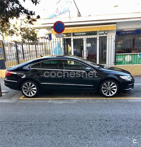 Usado VW Passat 140 HP (102 kW) 2012 Preto Sedan
