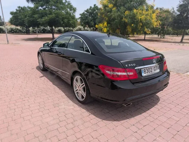 Usado Mercedes E350 231 CV (169 kW) 2010 Negro Coupe
