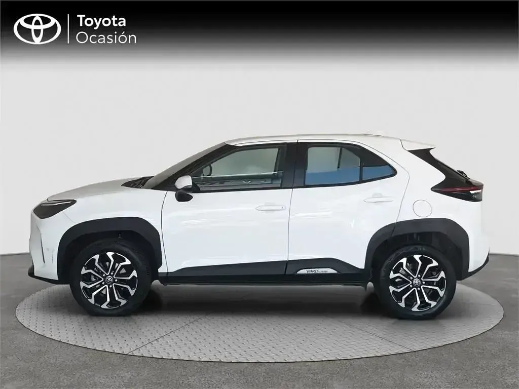 Usado Toyota Yaris Cross Active 116 CV (85 kW) 2022 Blanco SUV