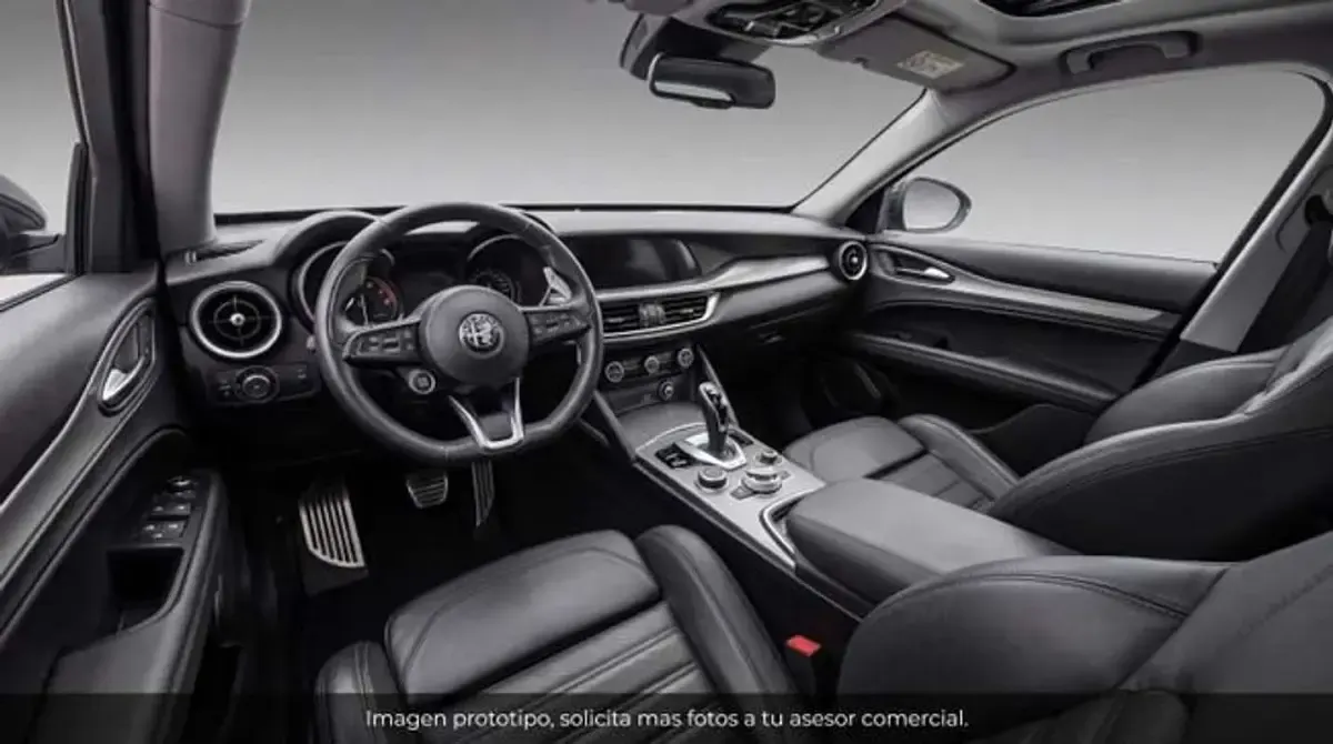 Usado Alfa Romeo Stelvio Veloce 209 CV (153 kW) 2023 Gris SUV