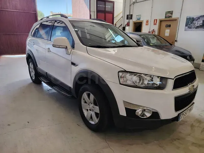 Usado Chevrolet Captiva LT 184 CV (135 kW) 2012 Blanco SUV
