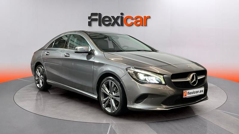 Usado Mercedes CLA200 156 CV (114 kW) 2017 Gris Berlina
