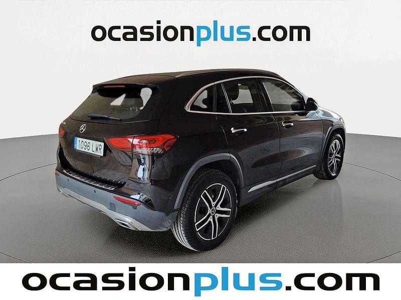 Usado Mercedes GLA180 136 CV (100 kW) 2022 Negro SUV