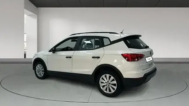 Usado Seat Arona Ecomotive 95 CV (69 kW) 2018 Blanco SUV