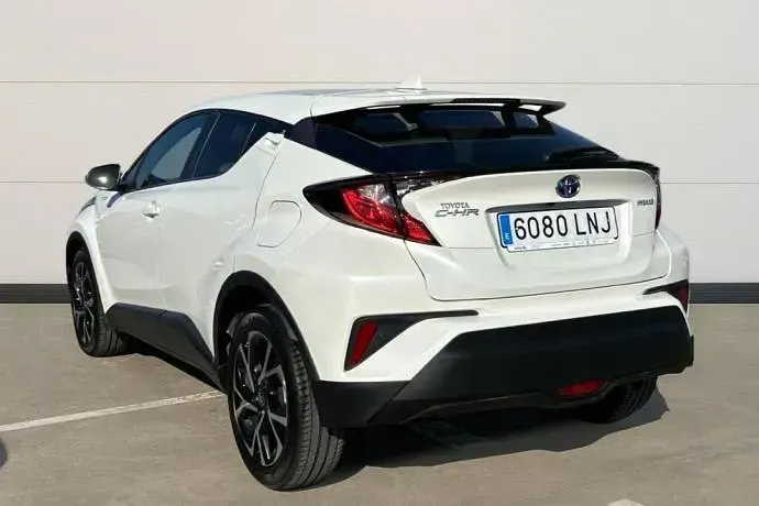 Używany Toyota C-HR Active 122 KM (89 kW) 2021 Biały SUV