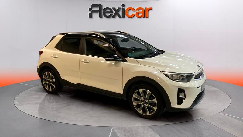 Usado Kia Stonic 120 CV (88 kW) 2018 Blanco SUV