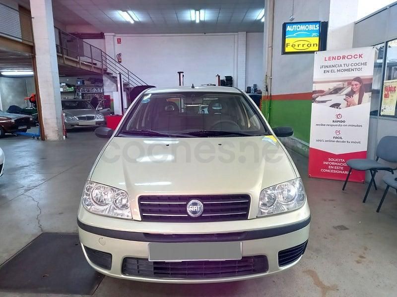 Usado Fiat Punto Dynamic 60 CV (44 kW) 2006 Beige Utilitario