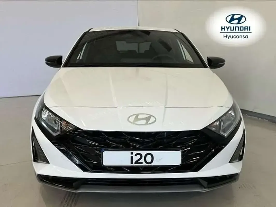 Nuevo Hyundai i20 Blackline 90 CV (66 kW) 2026 Blanco Utilitario