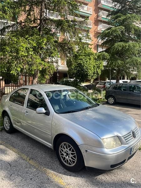 Gris / plata Usado 2000 VW Bora Highline Berlina | 1000 € - Imagen 1/4