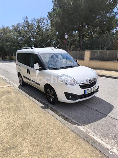 Usado Opel Combo Expression 90 HP (66 kW) 2016 Branco Monovolume
