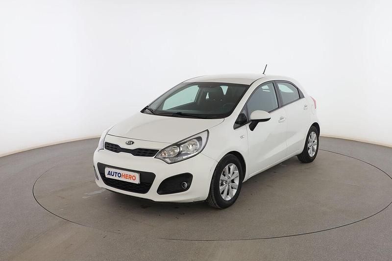 Usado Kia Rio 85 CV (62 kW) 2013 Blanco Utilitario