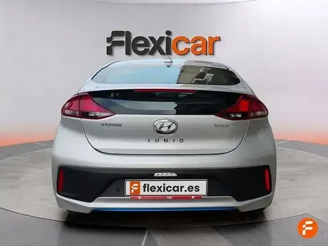 Usado Hyundai Ioniq 141 CV (103 kW) 2018 Gris Utilitario