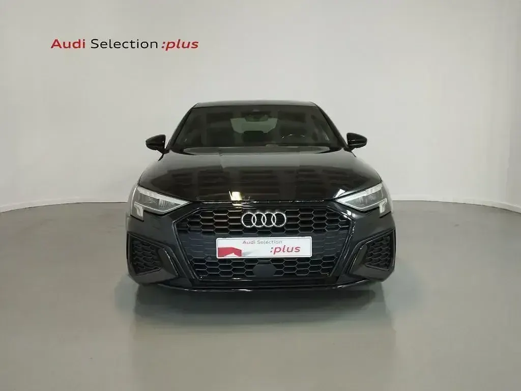 Usado Audi A3 Ambiente 150 CV (110 kW) 2021 Negro Berlina