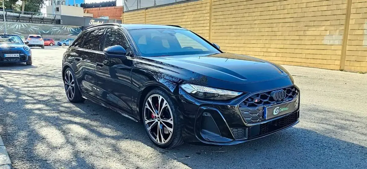 Usado Audi S5 Ambiente 366 CV (269 kW) 2025 Negro Familiar