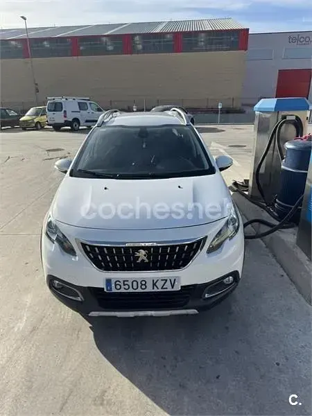 Usado Peugeot 2008 Allure 110 CV (80 kW) 2019 Blanco SUV