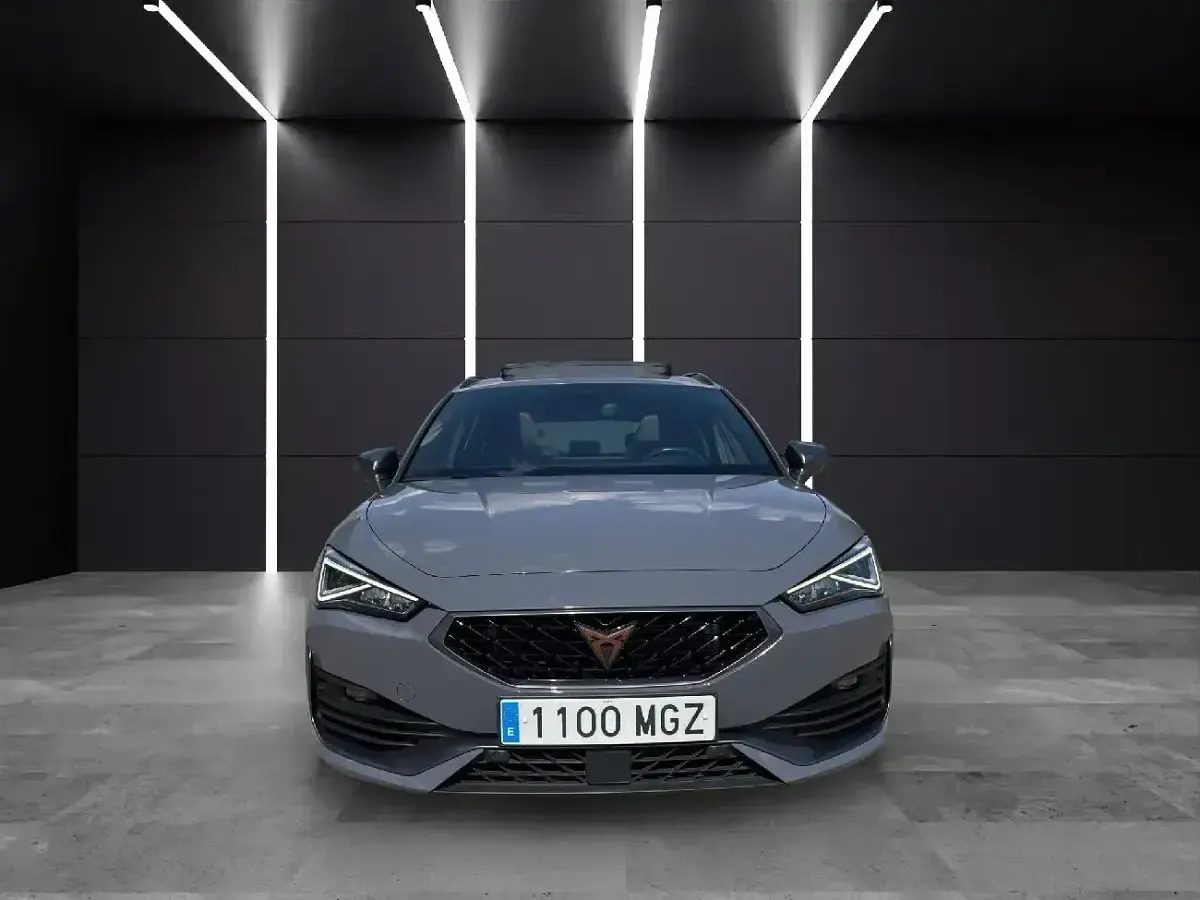 Usado Cupra Leon VZ 310 CV (228 kW) 2023 Gris Familiar
