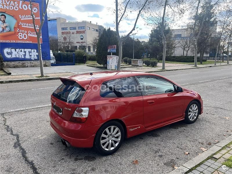 Usado Honda Civic Sport 110 CV (80 kW) 2005 Rojo Berlina