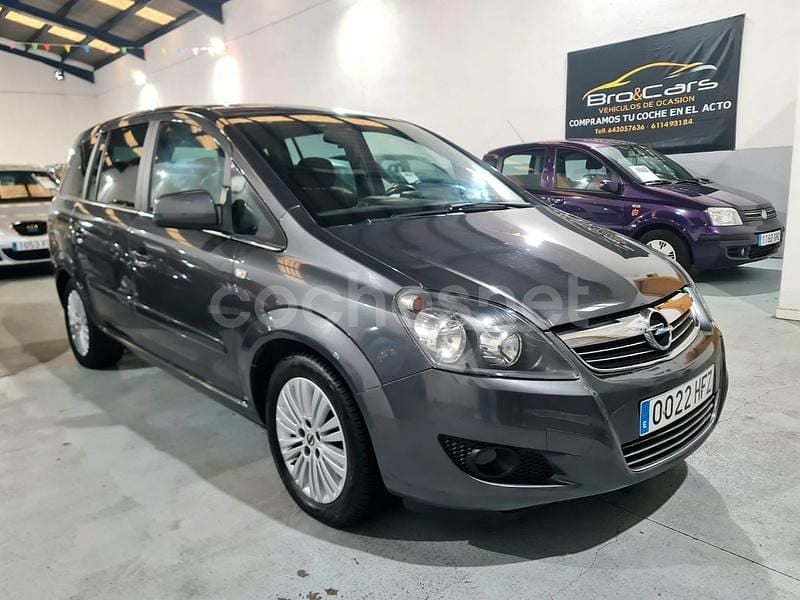 Gris / plata Usado 2011 Opel Zafira Family Monovolumen | 4999 € (Precio justo) - Imagen 1/4