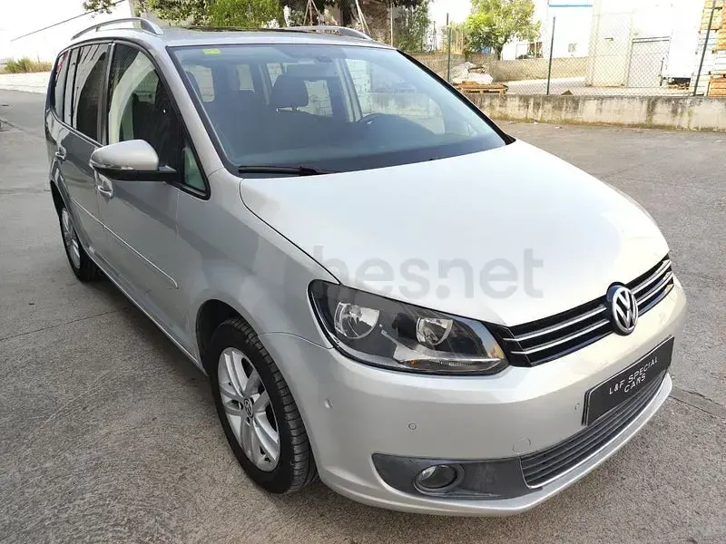 Usado VW Touran Advance 105 CV (77 kW) 2011 Gris / plata Monovolumen