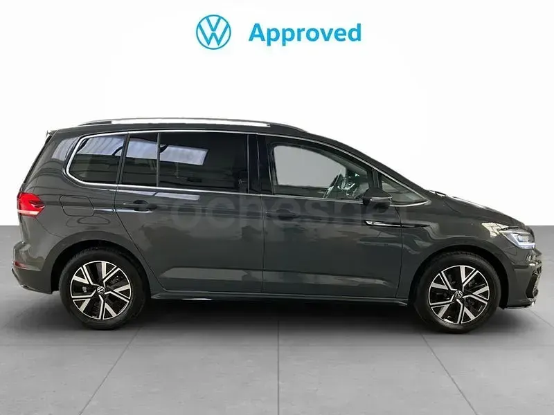 Usado VW Touran R-line 150 CV (110 kW) 2025 Gris / plata Monovolumen