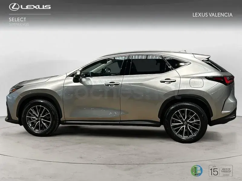 Usado Lexus NX450h+ 292 CV (214 kW) 2025 Gris / plata SUV