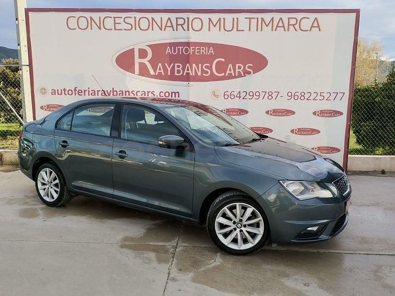 Usado Seat Toledo Reference 115 CV (84 kW) 2016 Gris / plata Utilitario