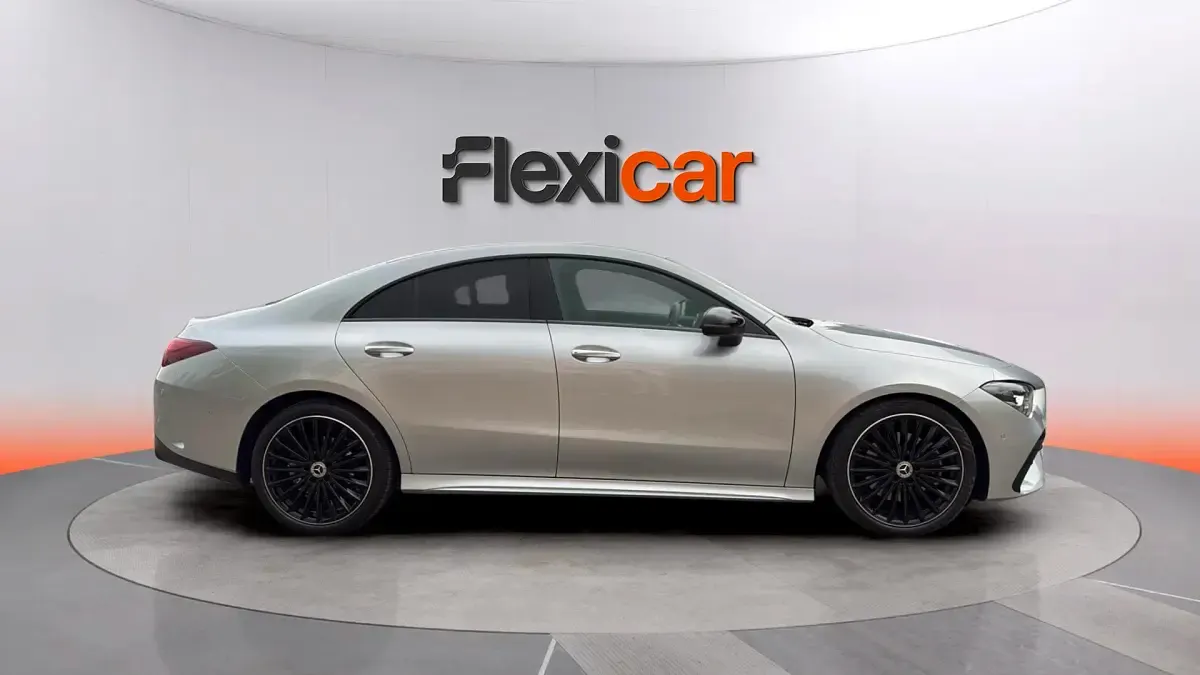 Usado Mercedes CLA220 190 CV (139 kW) 2024 Gris Coupe