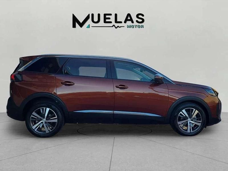 Usado Peugeot 5008 Allure 131 CV (96 kW) 2021 Naranja SUV