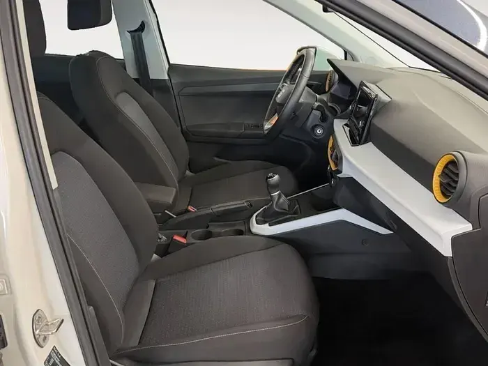 Usado Seat Arona Style 115 CV (84 kW) 2025 Blanco SUV