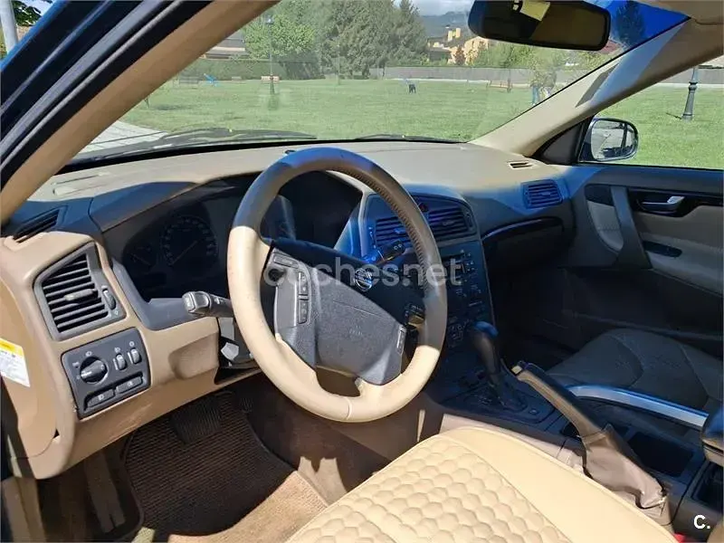 Usado Volvo XC70 200 CV (147 kW) 2001 Azul Familiar