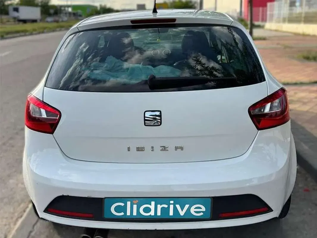 Usado Seat Ibiza FR 105 CV (77 kW) 2016 Blanco Berlina