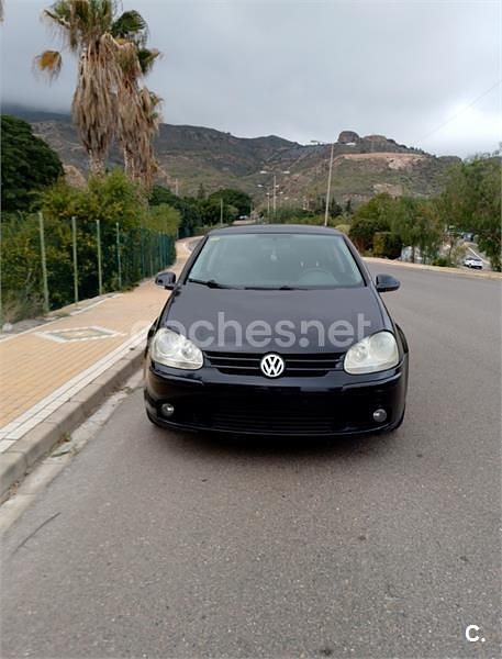 Usado VW Golf IV Trendline 102 CV (75 kW) 2005 Negro Berlina