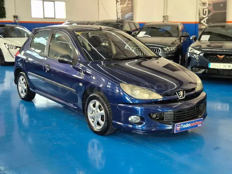 Usado Peugeot 206 75 CV (55 kW) 2002 Azul Berlina