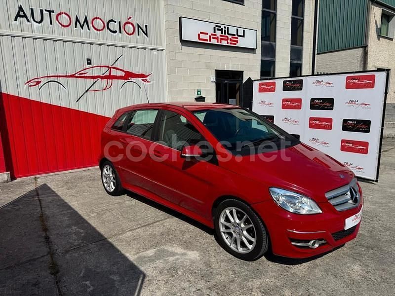 Rojo Usado 2010 Mercedes B180 Sport Edition Monovolumen | 7750 € (Precio justo) - Imagen 1/4