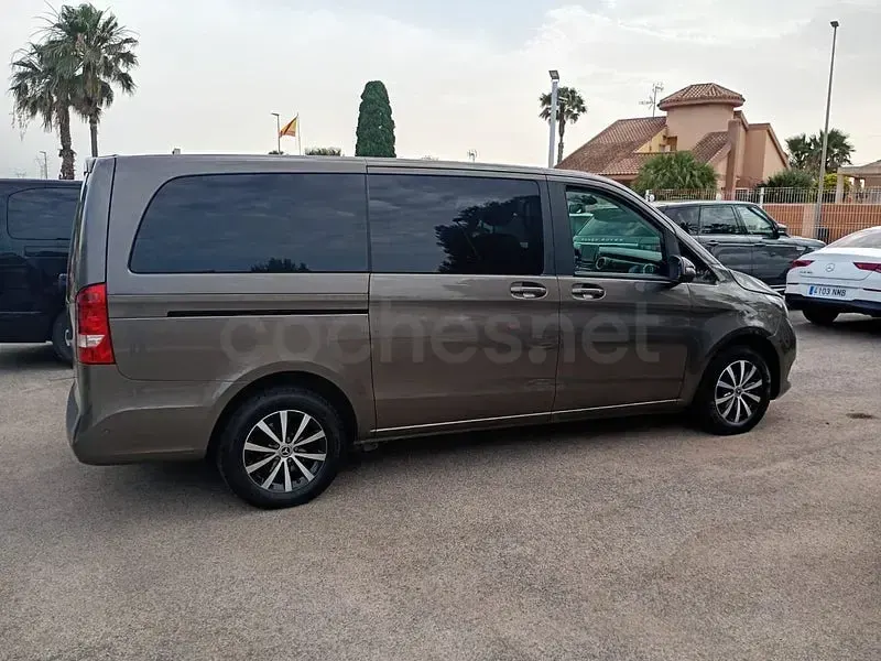 Usado Mercedes V200 Avantgarde 136 CV (100 kW) 2018 Marrón Monovolumen