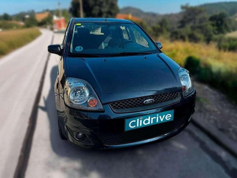 Usado Ford Fiesta Trend 82 CV (60 kW) 2007 Negro Utilitario