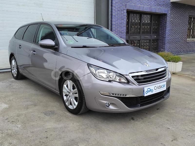 Usado Peugeot 308 SW Access 100 CV (73 kW) 2016 Gris / plata Familiar