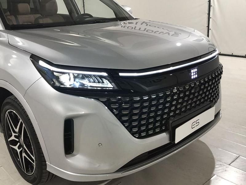 Nuevo DFSK E5 217 CV (159 kW) 2025 Gris SUV