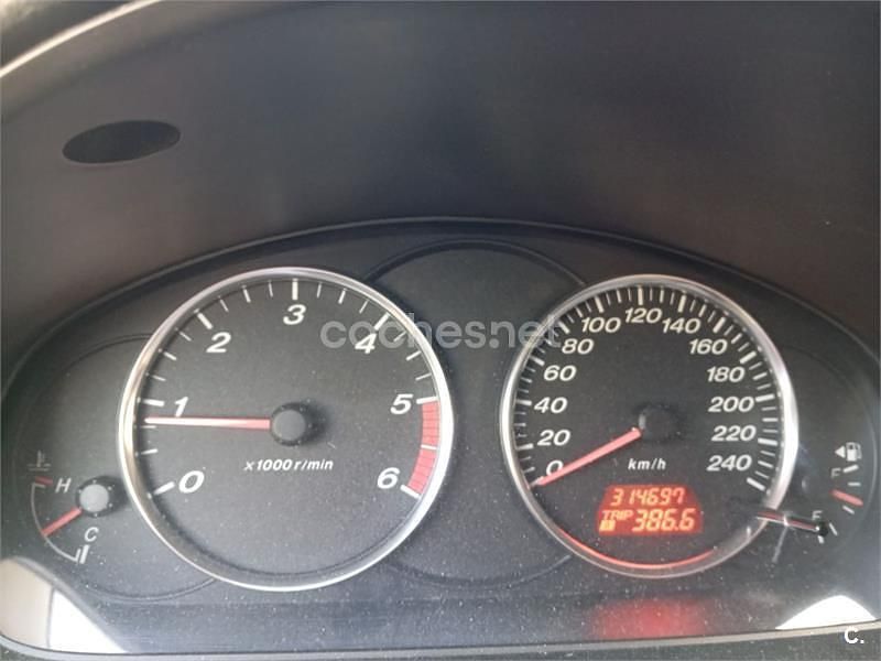 Usado Mazda 6 Active 136 CV (100 kW) 2003 Negro Berlina