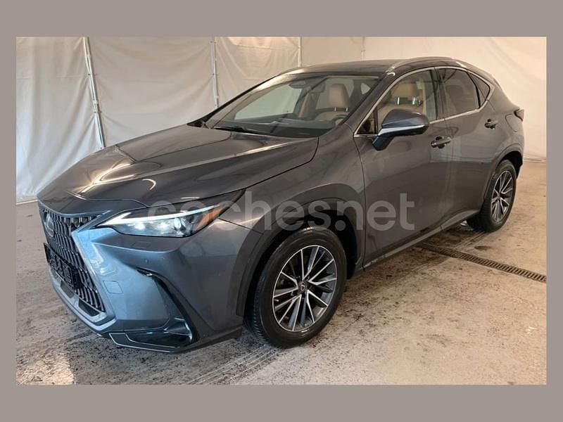 Gris / plata Usado 2023 Lexus NX450h+ Executive Line SUV | 42.900 € - Imagen 1/4