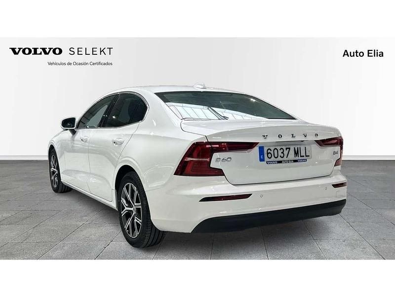 Usado Volvo S60 Core 197 CV (144 kW) 2023 Blanco Berlina