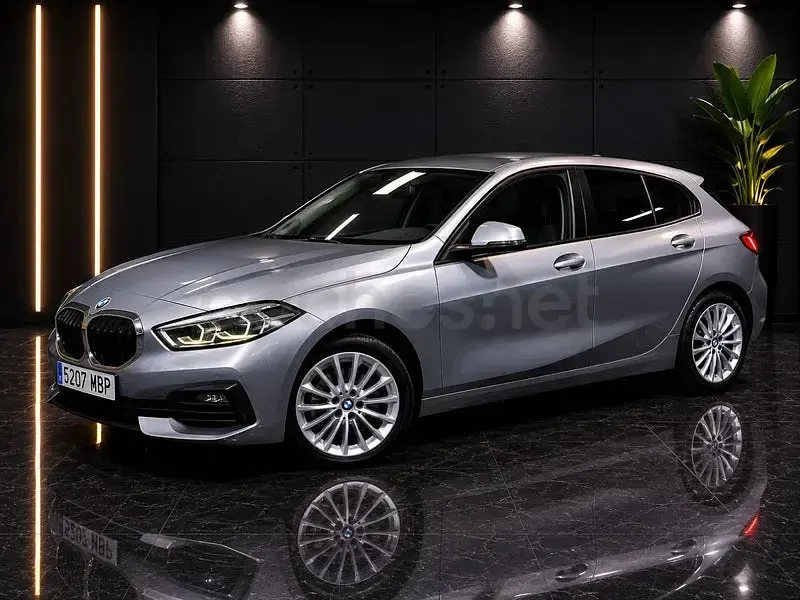 Usado BMW 118 136 CV (100 kW) 2022 Gris / plata Utilitario