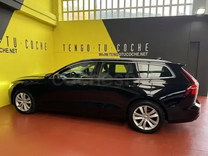 Usado Volvo V60 Momentum 197 CV (144 kW) 2021 Negro Familiar