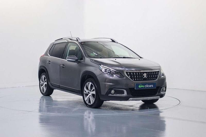 Käytetty Peugeot 2008 Allure 110 HP (80 kW) 2019 Harmaa Katumaasturi