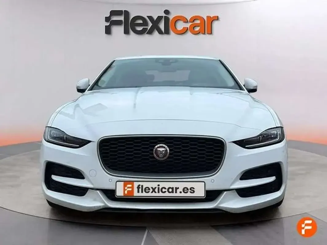 Usado Jaguar XE Portfolio 179 CV (131 kW) 2019 Blanco Berlina