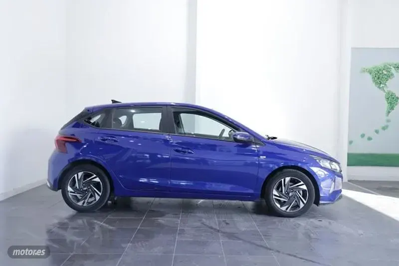 Usado Hyundai i20 100 CV (73 kW) 2023 Azul Utilitario