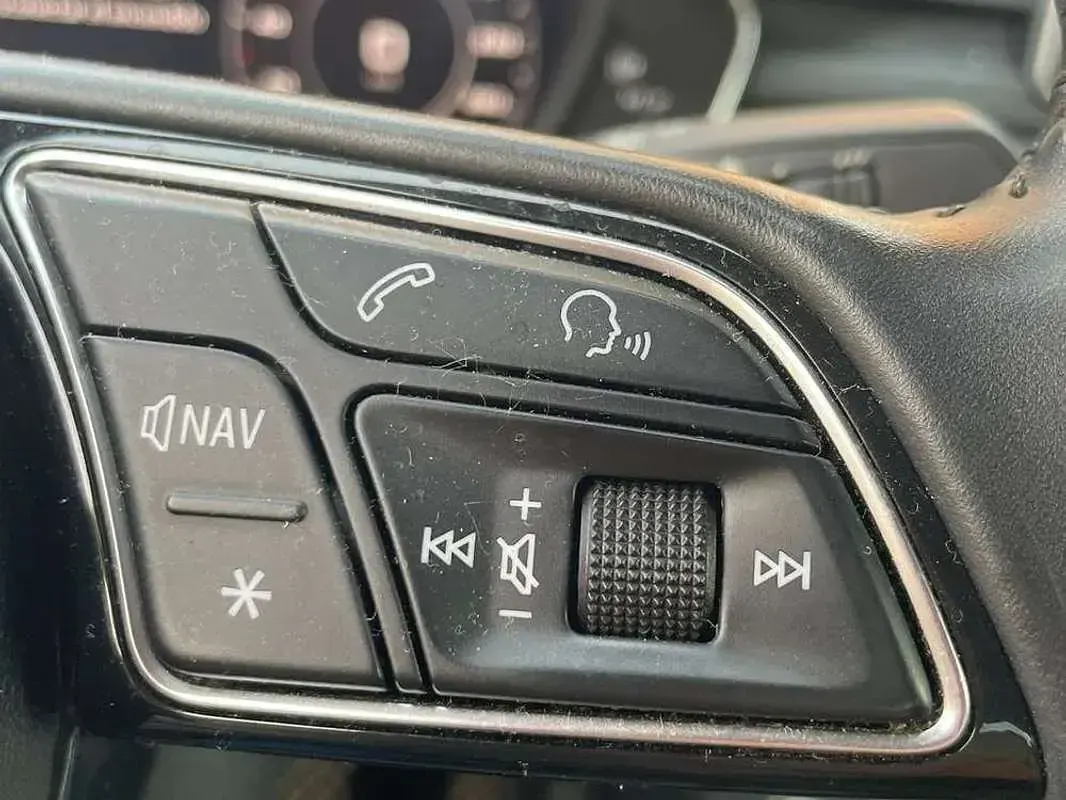 Usado Audi A4 S-Line 150 CV (110 kW) 2018 Negro Berlina